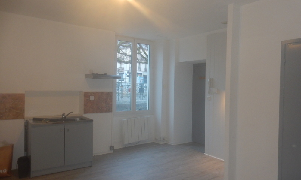 Location appartement 2 pièces à AIX LES BAINS - réf. 7799 - Photo 2