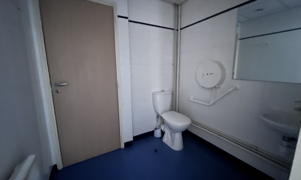 LOCAL COMMERCIAL - Photo 4