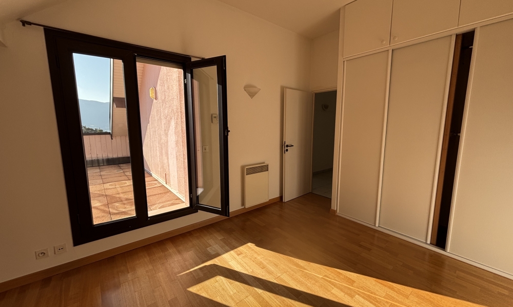 Vente maison 5 pièces à Menthon-Saint-Bernard - réf. 4598 - Photo 10