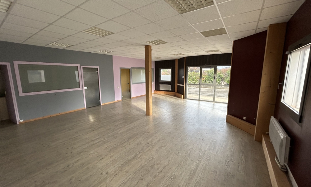 Location local commercial 84.44 m² à Rumilly - réf. 4581-4 - Photo 1