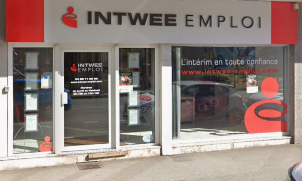 LOCAL - RES. LE CLOS PAYOT - 2 AVENUE DE CHEVENE - ANNECY - Photo 2