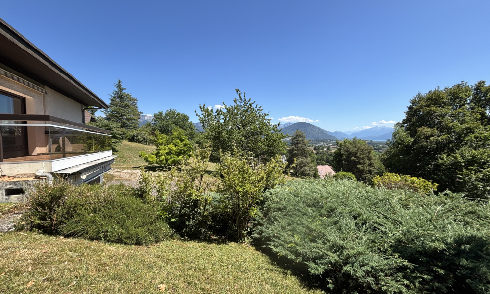 Vente maison 7 pièces à Pringy - réf. 4683 CH - Photo 1